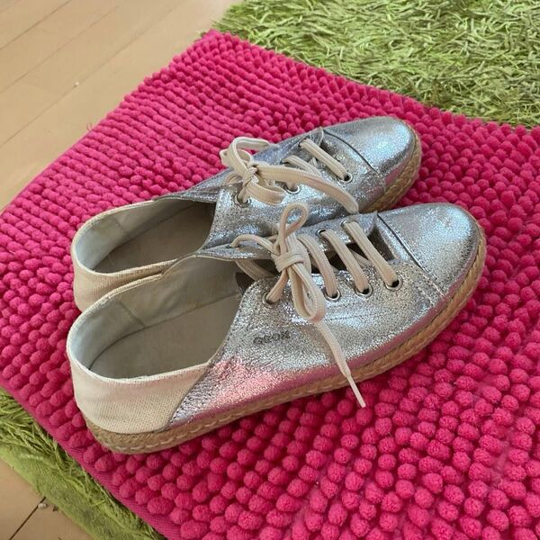 シルバースニーカー GEOX