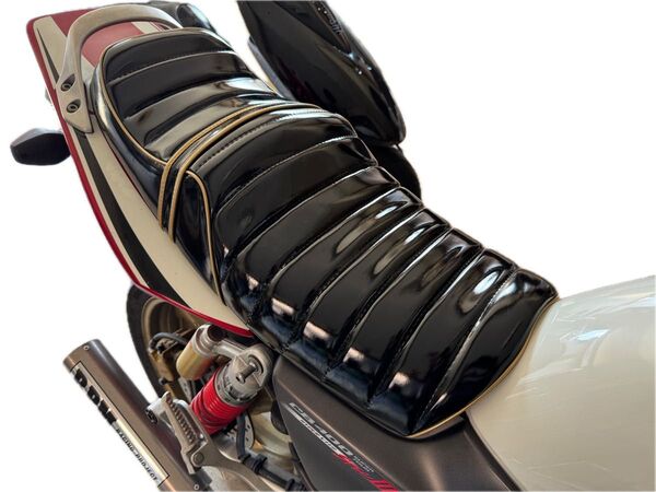 おひとつのみ!限定価格!cb400sf タックロールシート nc39 nc42