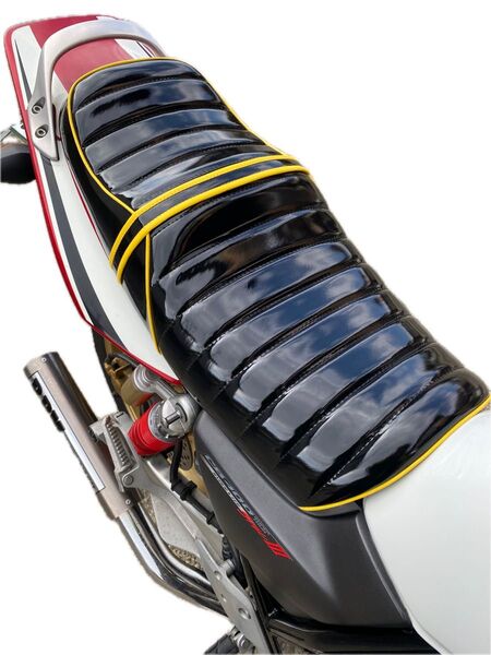 おひとつのみ 限定価格 cb400sf タックロールシート nc39 nc42 エナメル 黄