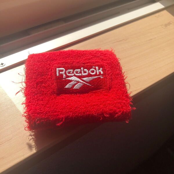 Reebok リストバンド赤