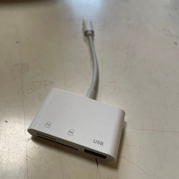 iPhoneカードリーダー SDカード TFカード USB ホワイト