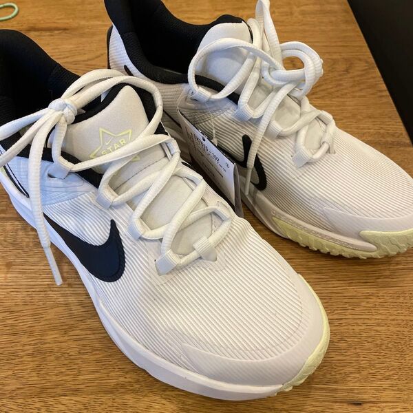未使用 新品 NIKE 24.0 DX7615-102 ナイキ スターランナー スケートボード