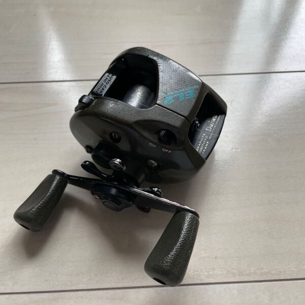 ビンテージリール ダイワ ベイトリール Daiwa