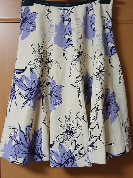 花柄フレアスカート クリーム色 薄紫 Lサイズ ウエスト70cm