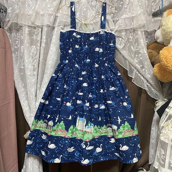 547 大きいサイズ*LL〜6Lほど*スワン柄ワンピース