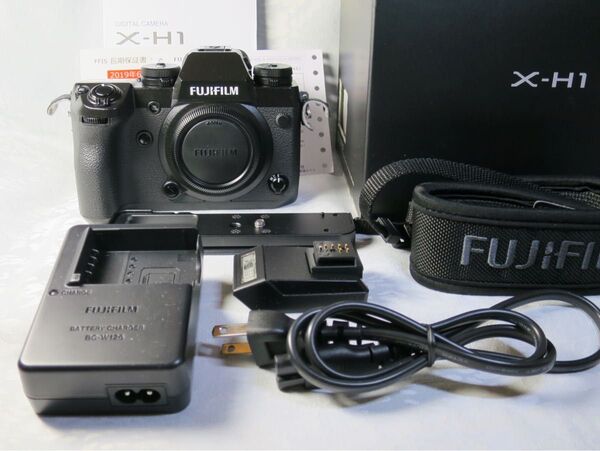 FUJIFILM ミラーレス一眼カメラ X-H1