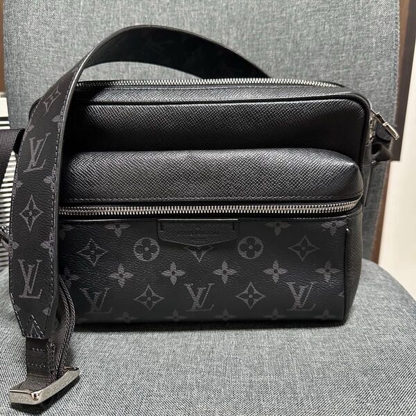 LOUIS VUITTON ショルダーバッグ メッセンジャー ルイヴィトン モノグラム ブラック M30233