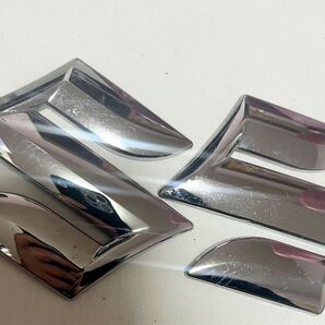 スズキ 純正 エンブレム シルバー 10x10 2個