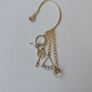 ハンドメイド イヤーカフ パール ラインストーン 鍵 キューブチャーム