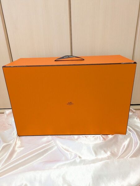 エルメス HERMES 巨大 空箱マグネット式 空き箱 化粧箱 保存箱 インテリア 収納 特大 大きい オレンジボックス