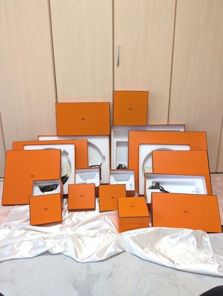 2025年購入! エルメス HERMES 空箱 まとめ売り 特大 大きい セリエ 食器 空き箱 保存箱 付属品 化粧箱 レア