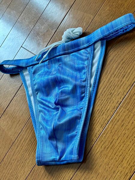 メンズ水着 ホログラム光沢 表記Sサイズ Mサイズ程度 ウエスト平置き32cm ハイレグ ハーフバック リオ ビキニ