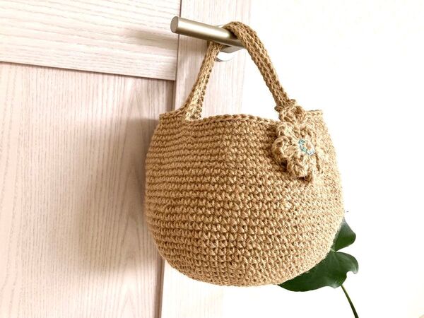 麻紐バッグ お花チャーム付き⑩ ころころバッグa-66 ハンドメイド