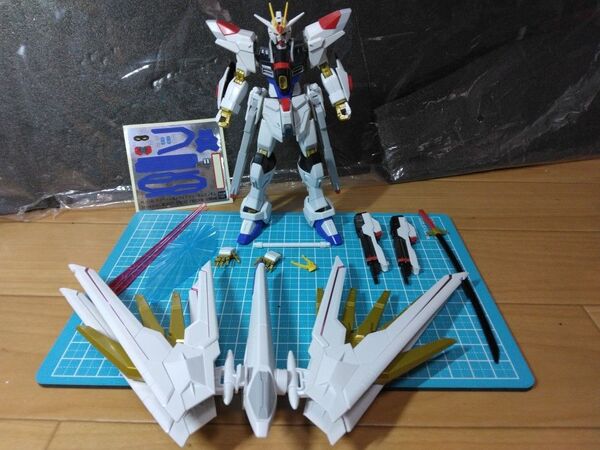 ガンプラ HGCE 1/144 マイティーストライクフリーダム ガンダム