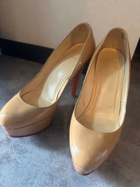クリスチャンルブタン ベージュ パンプス Christian Louboutin ヒール 36