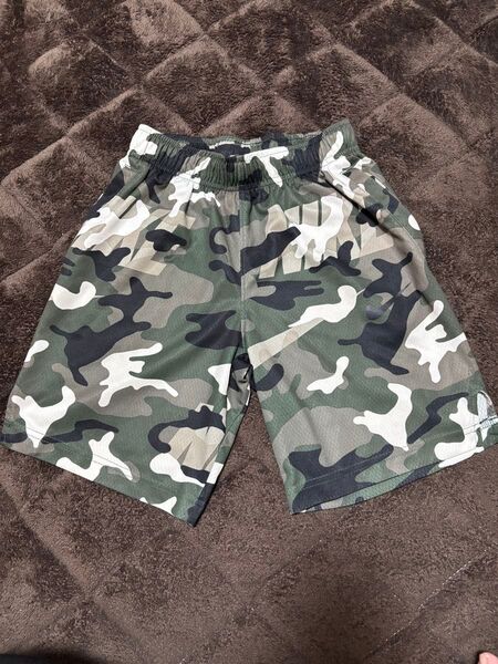 NIKE ハーフパンツ 迷彩 キッズ 130〜140