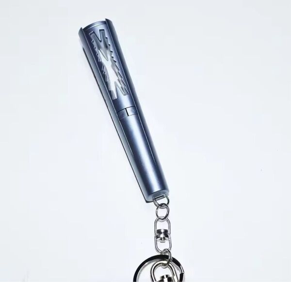 LE SSERAFIM OFFICIAL LIGHT STICK KEYRING ペンライト