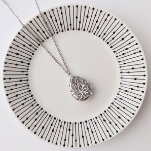 126 サージカルステンレス316L ニッケルフリー マットシルバー 透かし 雫 ネックレス