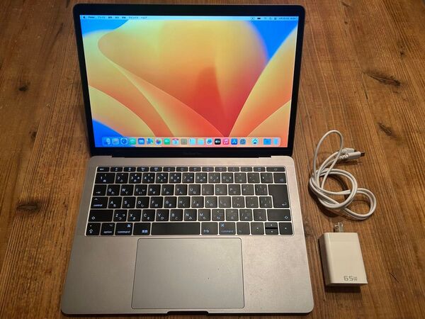MacbookPro 13インチ 2017 i5 16GB 256GB バッテリー新品同様4962mAh ベゼル割れあり