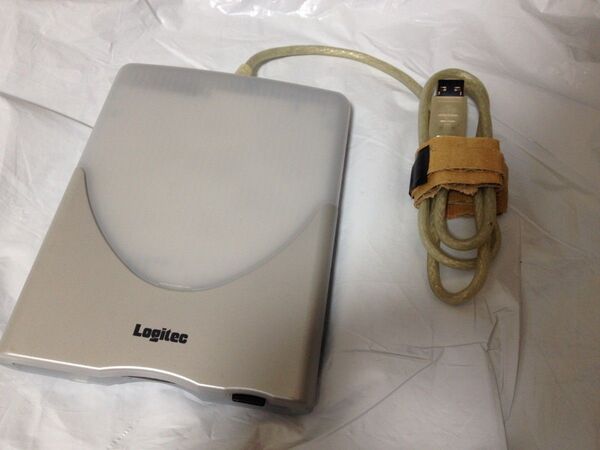 一部動作未確認 Logitec FDD LFD-31UE USB外付けフロッピーディスクドライブ
