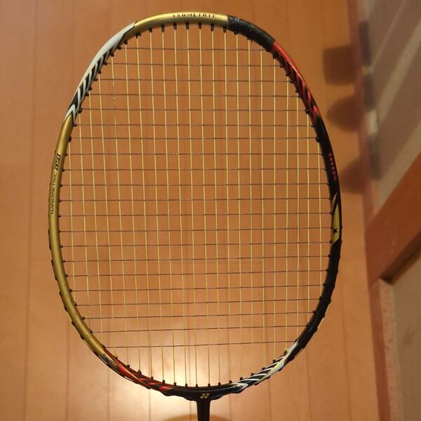 YONEX ボルトリックリンダンフォース 4U5 廃盤&限定品