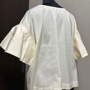 新品タグ付 エニィスィス トップス オフホワイト