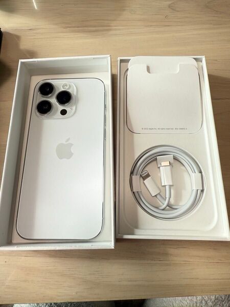 Apple iPhone 14 Pro 256GB シルバー SIMフリー