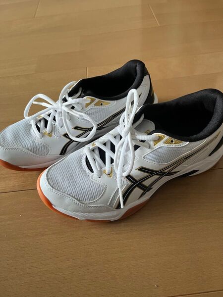 asicsバレーボールシューズ24美品