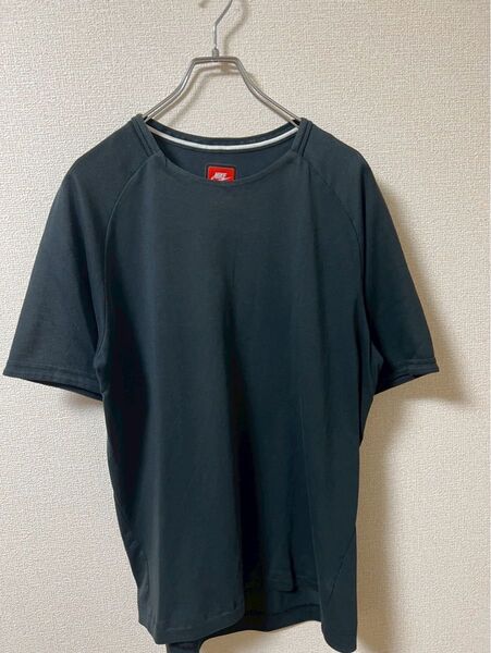 ナイキ NIKE TECH PACK テックパック Tシャツ 黒 メンズL