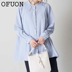 1966 OFUON オフオン 【洗える】バックプリーツバンドカラーチュニックブラウス ライトブルー 長袖ブラウス 38