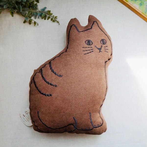 にゃふにゃふ刺繍クッション ブラウン 猫