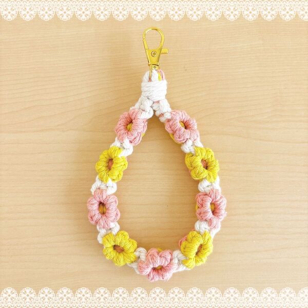 【即日発送!】落下防止 ハンドメイド スマホストラップ ハンドストラップ マクラメ 可愛い 花 フラワーストラップ