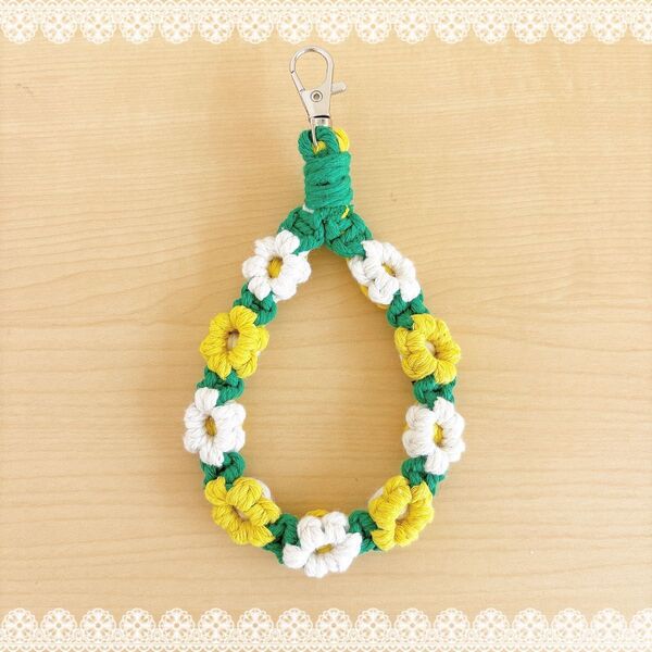 【即日発送!】落下防止 ハンドメイド スマホストラップ ハンドストラップ マクラメ 可愛い 花 フラワーストラップ