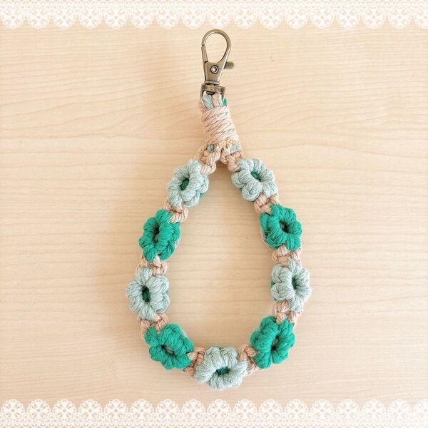 【即日発送!】落下防止 ハンドメイド スマホストラップ ハンドストラップ マクラメ 可愛い 花 フラワーストラップ