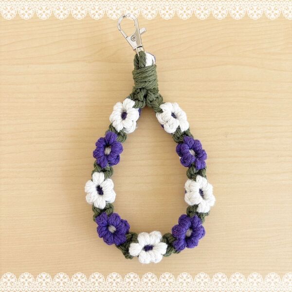 【即日発送!】落下防止 ハンドメイド スマホストラップ ハンドストラップ マクラメ 可愛い 花 フラワーストラップ