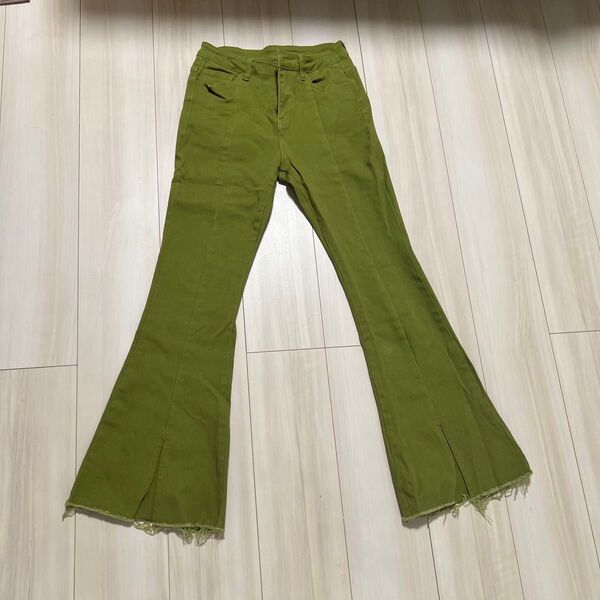 グレイル グリーン フレアパンツ カットオフ スリット入り