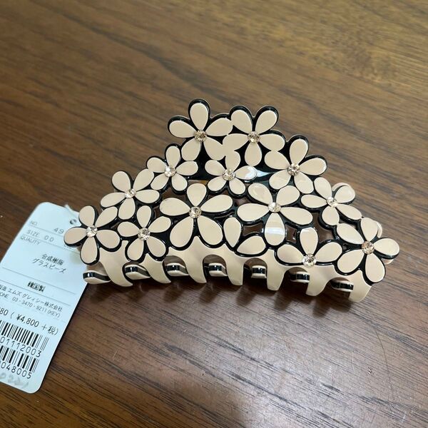 新品未使用美品エムズグレイシーヘアクリップベージュ花フラワー髪飾りグラスビーズALEXANDRE DE PARIS
