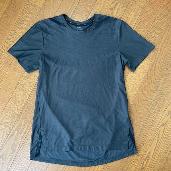 『超シンプル』ナイキ NIKE ランニングTシャツ Sサイズ