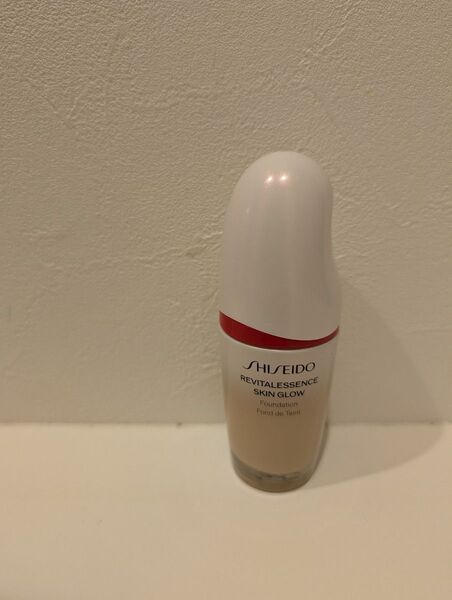 資生堂 SHISEIDO スキングロウ ファンデーション 美容液ファンデ エッセンス コスメ