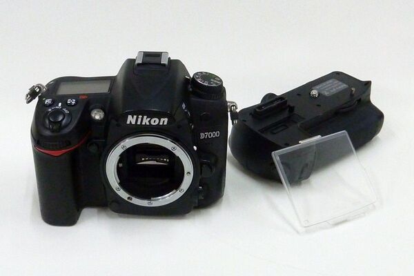 Nikon D7000 デジタル一眼レフカメラ バッテリーグリップ付き