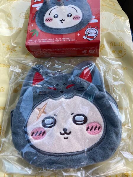 ちいかわもぐもぐ本舗 伏見稲荷なおかおポーチ ラッコ