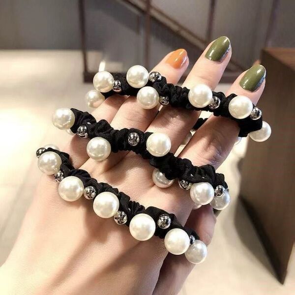 カメリア シュシュ ヘアゴム クローバー 四つ葉 匿名発送 パール ラインストーン 可愛い おしゃれ 上品 入学式 入園式