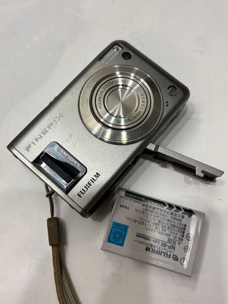 【動作品】FUJIFILM FinePix F31fd 名機 動作確認済 デジタルカメラ コンパクトデジタルカメラ