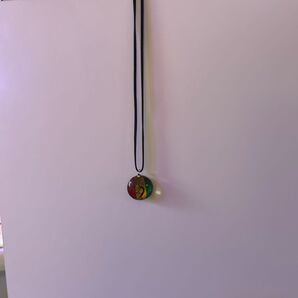 ペンダント アクセサリー レッド イエロー グリーン アフリカ民族