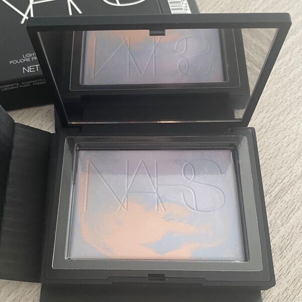 NARS ナーズ ライトリフレクティング プリズマティック パウダー マーブル