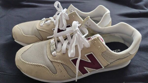 New Balance スニーカー ベージュ