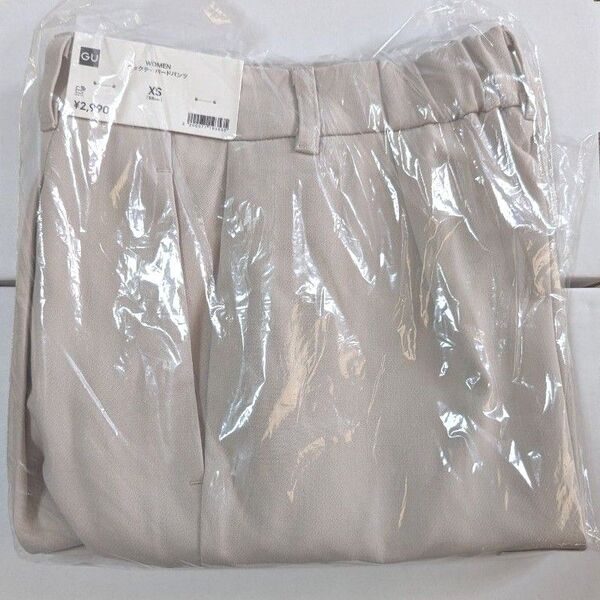 【新品未使用】GU タックテーパードパンツ(丈標準65.0~69.0cm) ベージュ BEIGE XS