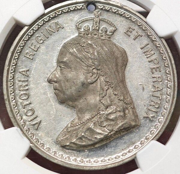 【UNC】NGC 1897 イギリス ヴィクトリア即位栄光60週年記念錫メッキメダル ダイヤモンドジュビリー 元々穴アキタイプ