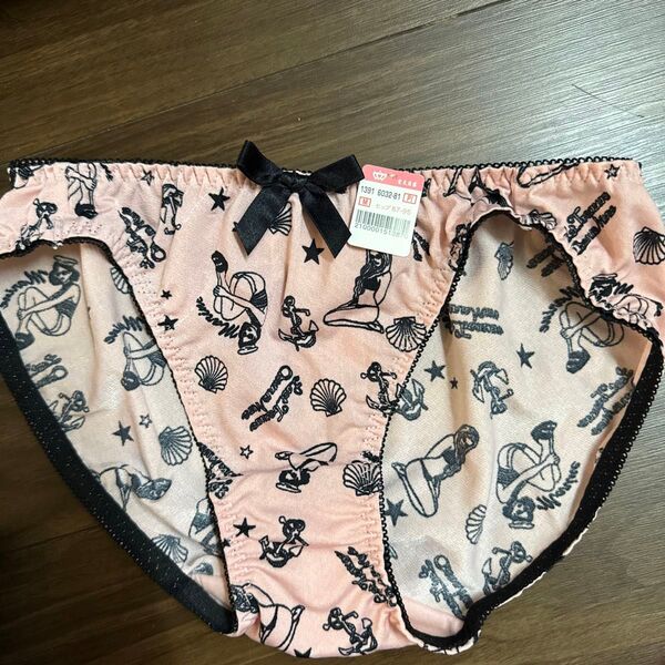 新品未使用 エメフィール aimerfeel ショーツ 廃盤品 m