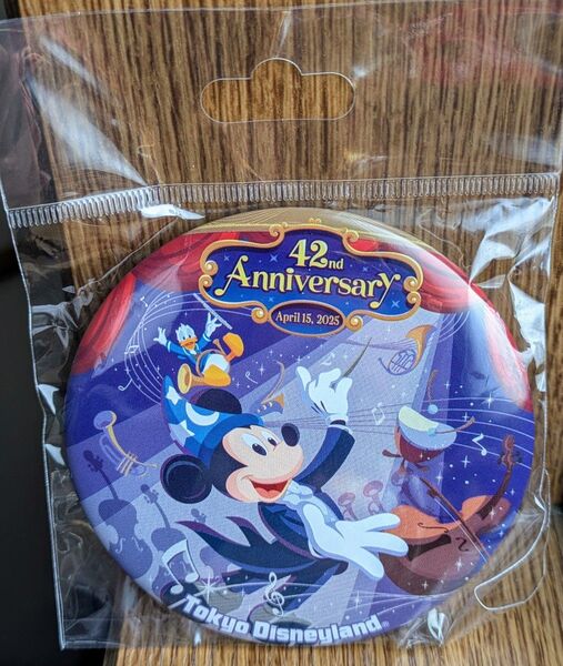 缶バッジ ディズニーランド42周年★ミッキーのフィルハーマジック
